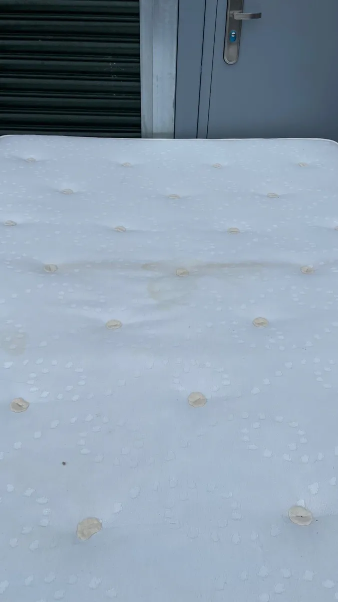 King size bed with mattress - Image 4