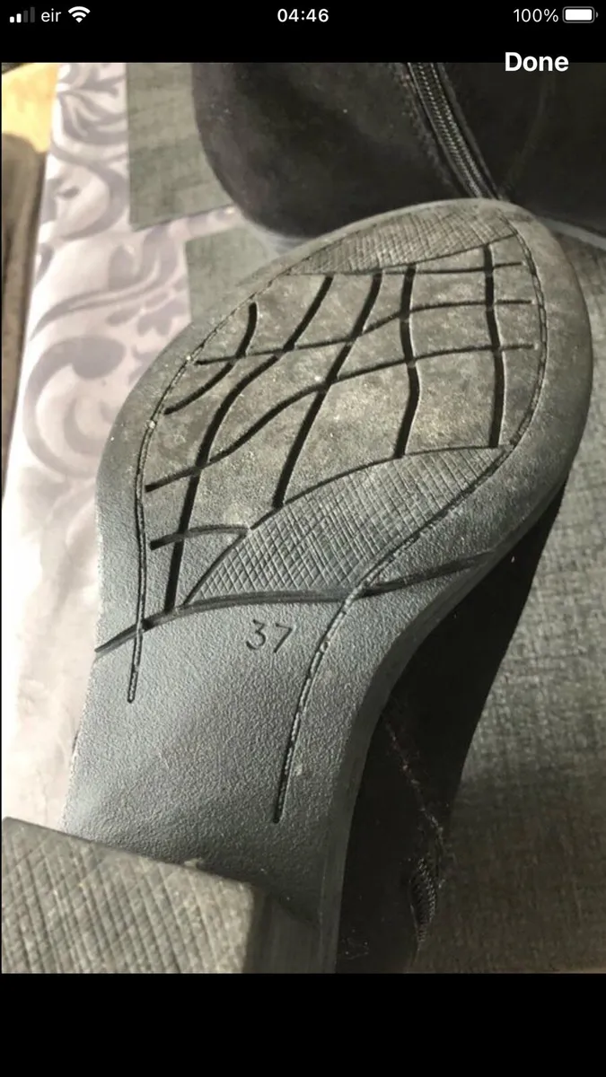 Ladies ankle boots size 4 €10 - Image 4