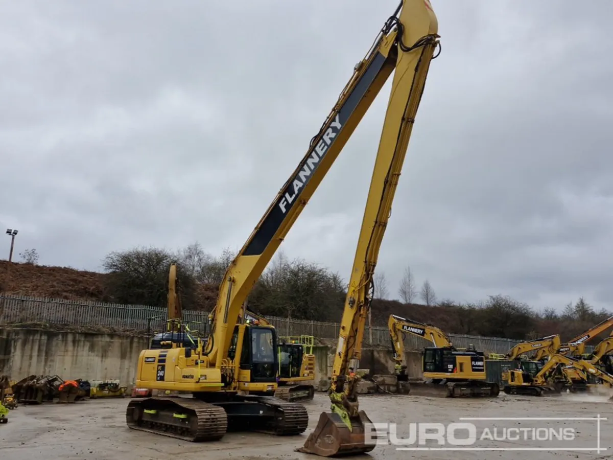 2018 Komatsu PC240LC-11 - Image 1