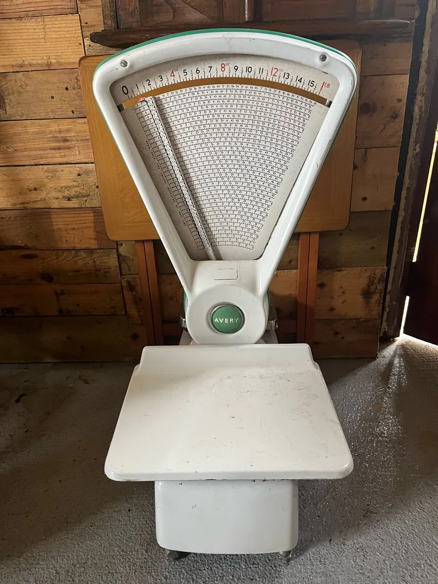 Vintage Avery shop  Scales - Image 1