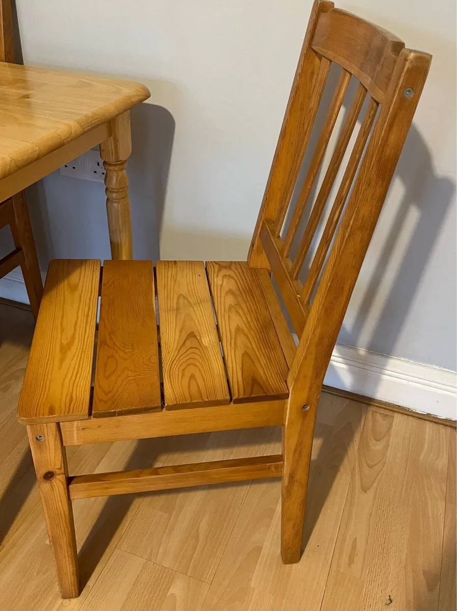 Chairs x 4 - Image 1