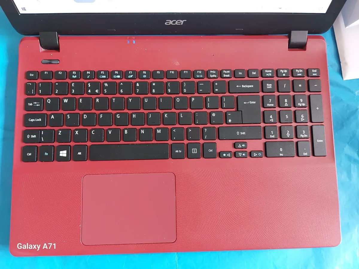 Acer Aspire ES1-571-P1KF, Red, 8GB Ram 1 TB HDD - Image 2