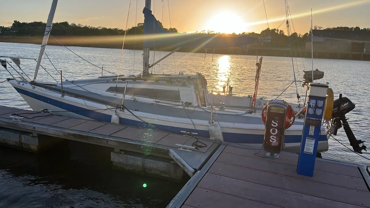 Robber 3E 25’ yacht - Image 3