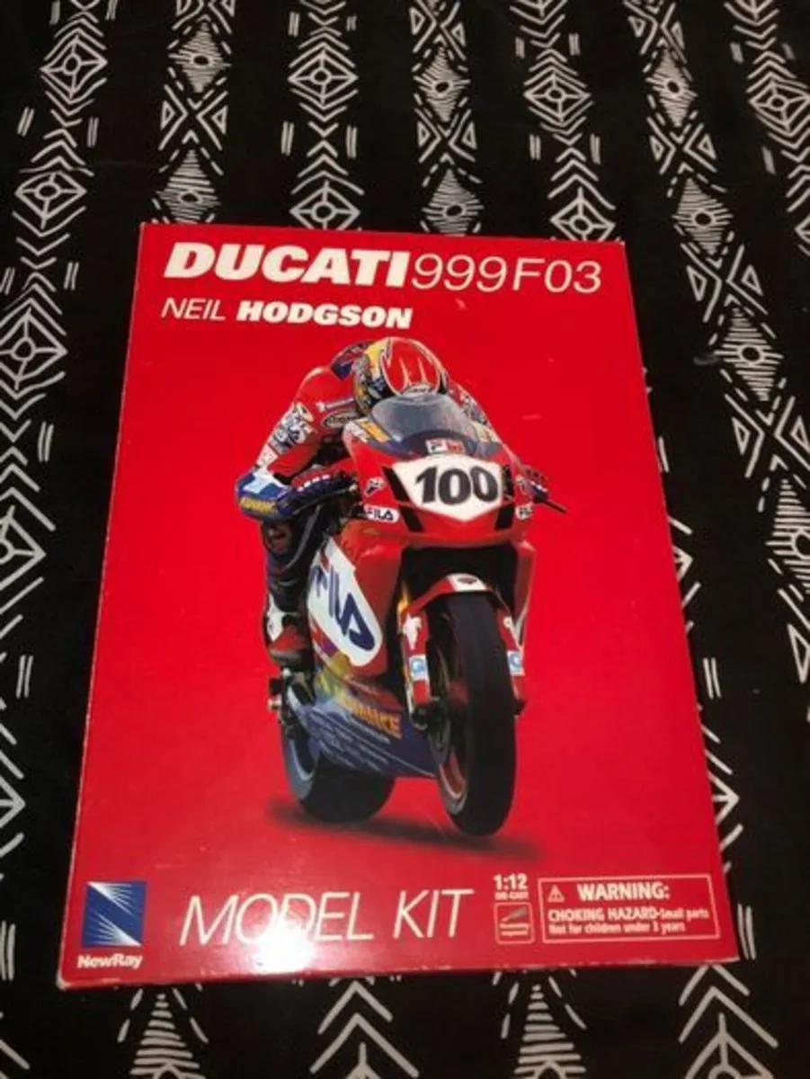 New Ray Model Kit DUCATI 999R Vintage - Image 3