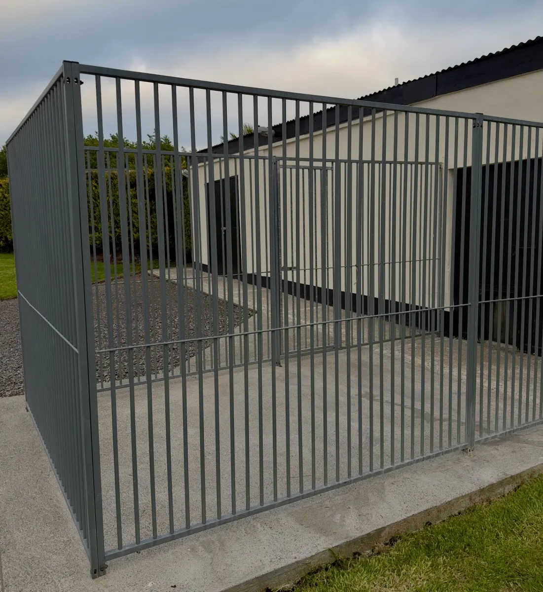 2M Dog Run Panels x5 (one with door) - Image 3