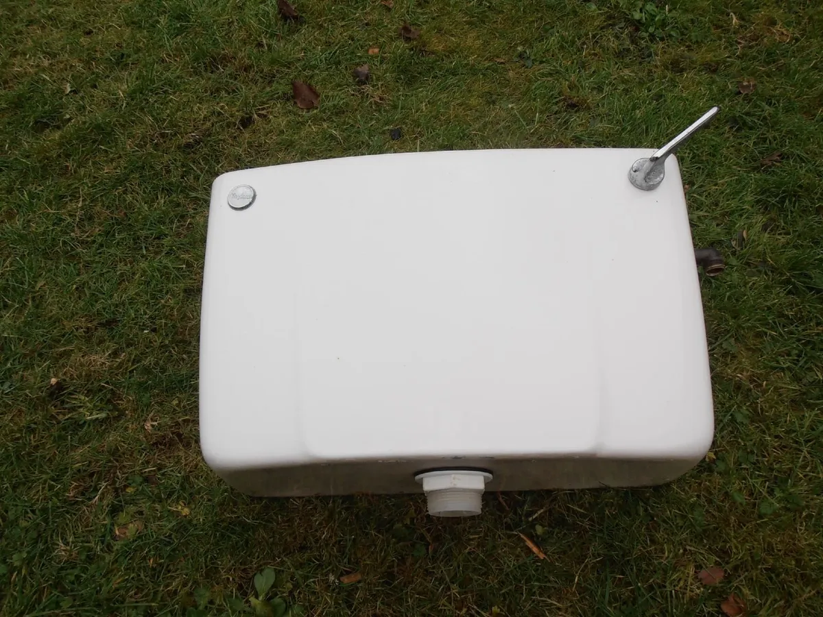Toilet Cistern - Image 1