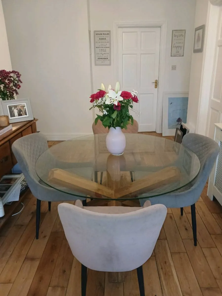 Kitchen Table & Chairs - Image 2