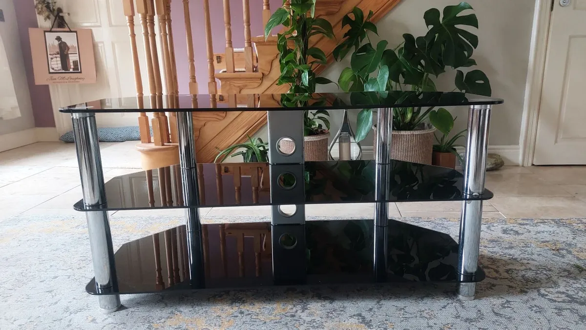 Tv stand - Image 1