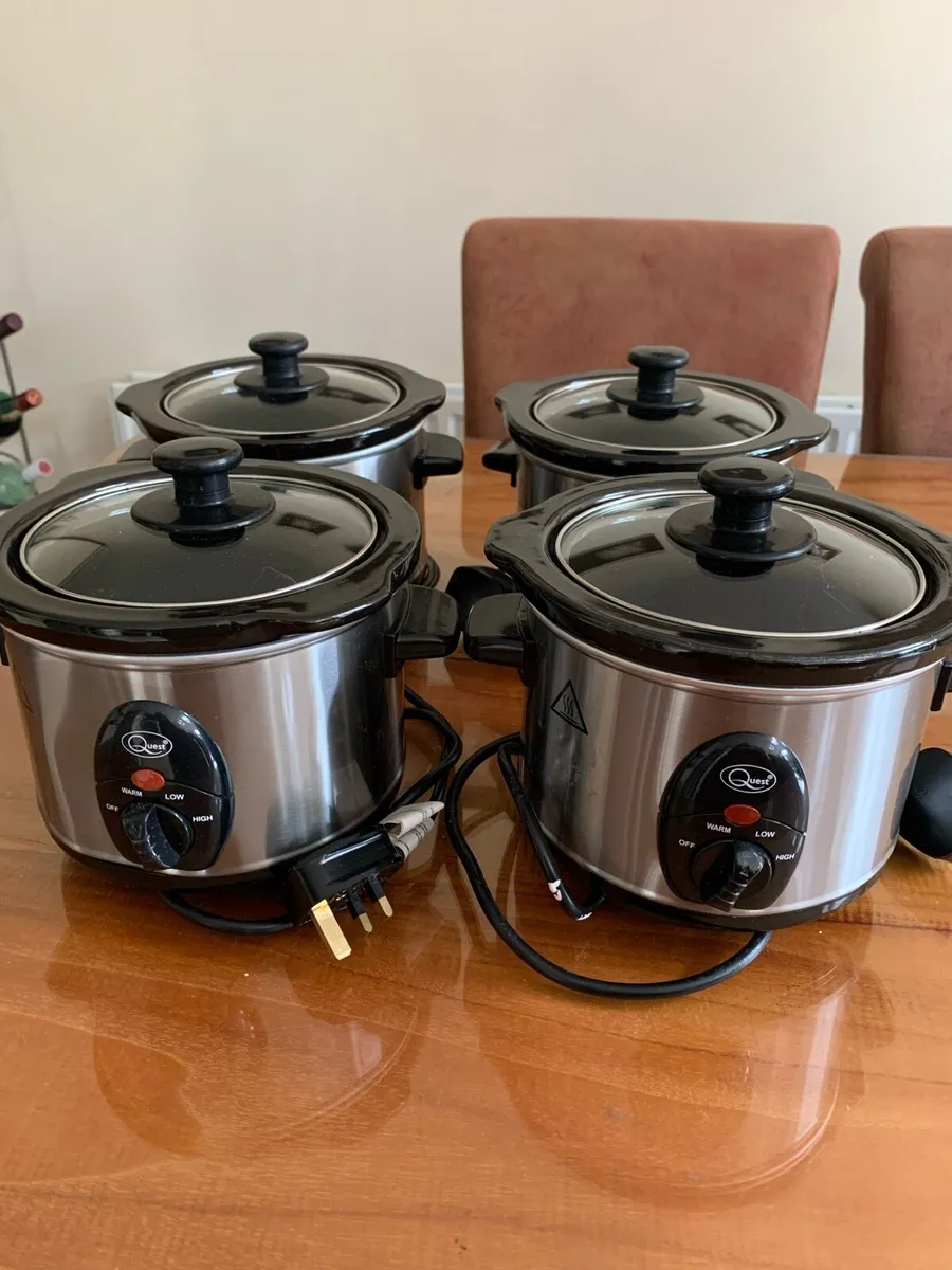 4 Crock Pots - Image 1
