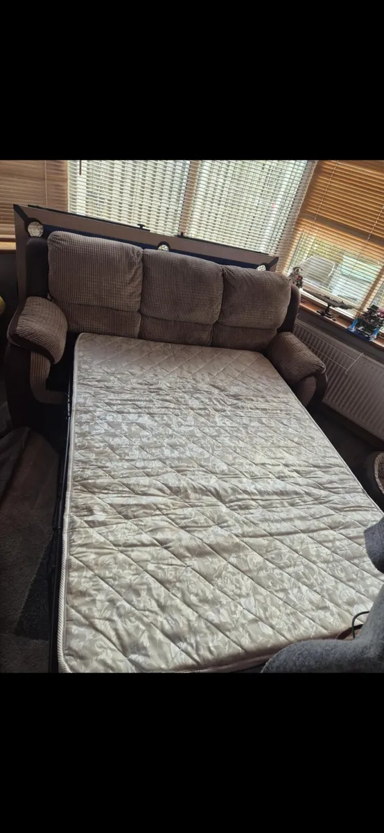 Large sofabed - Image 2