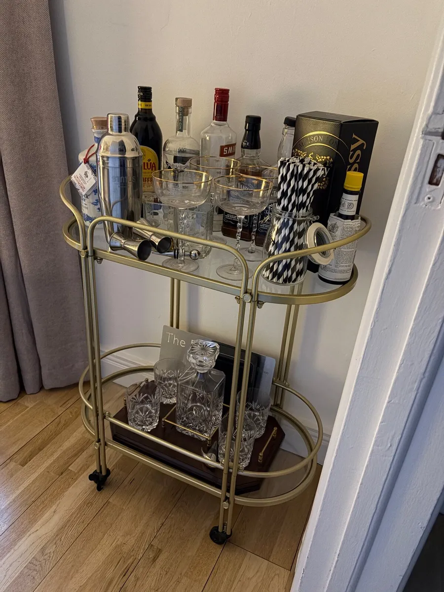Gold drinks trolley - Image 1