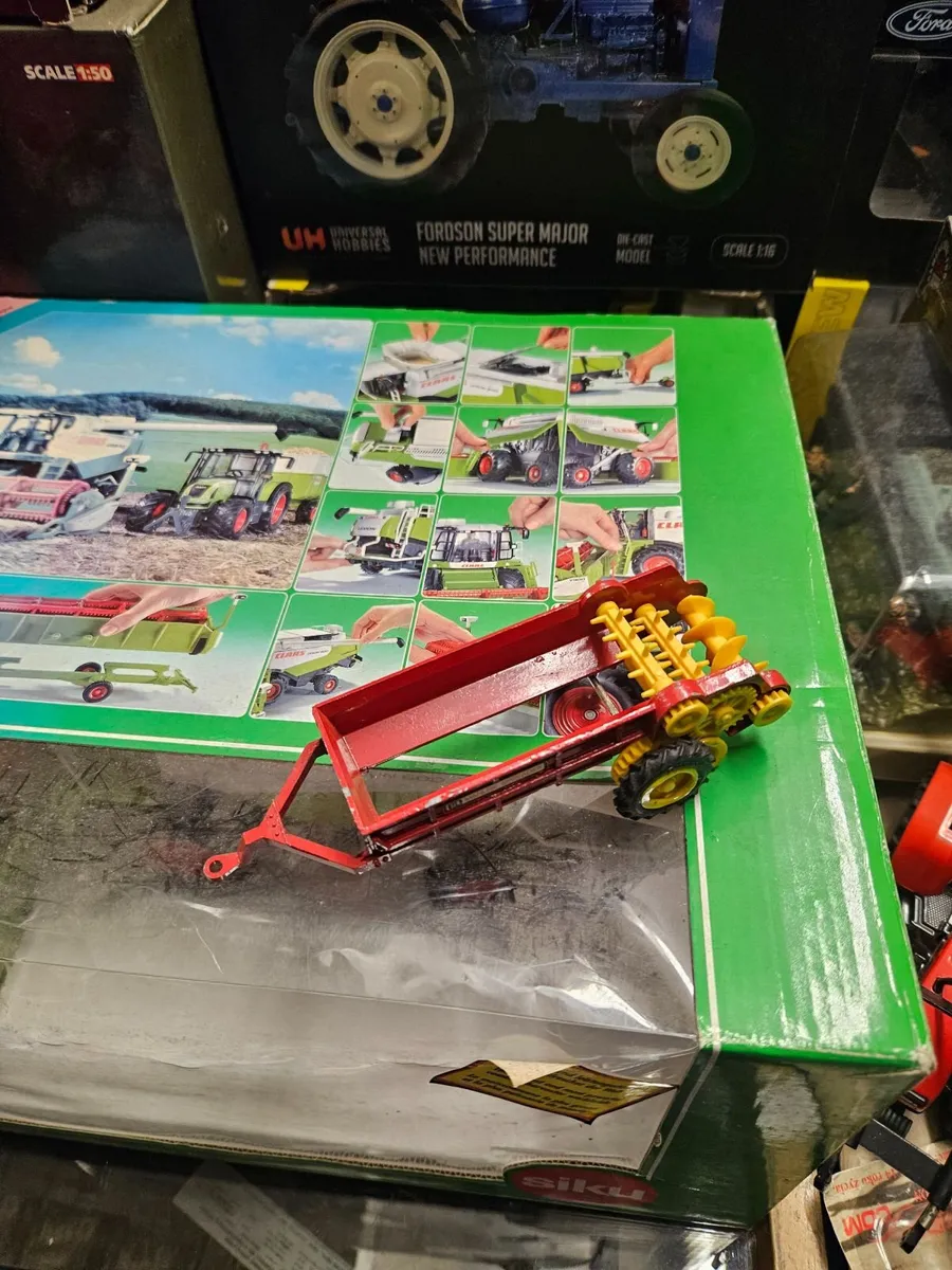 Britain's Manure Spreader