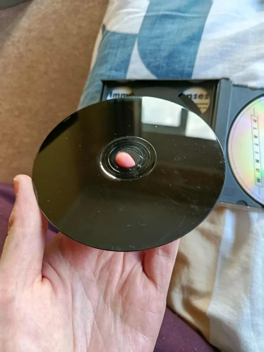 Final Fantasy Viii (8) Ps1 Platinum - Image 2