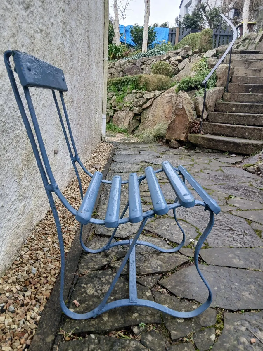 Garden furniture - Image 1