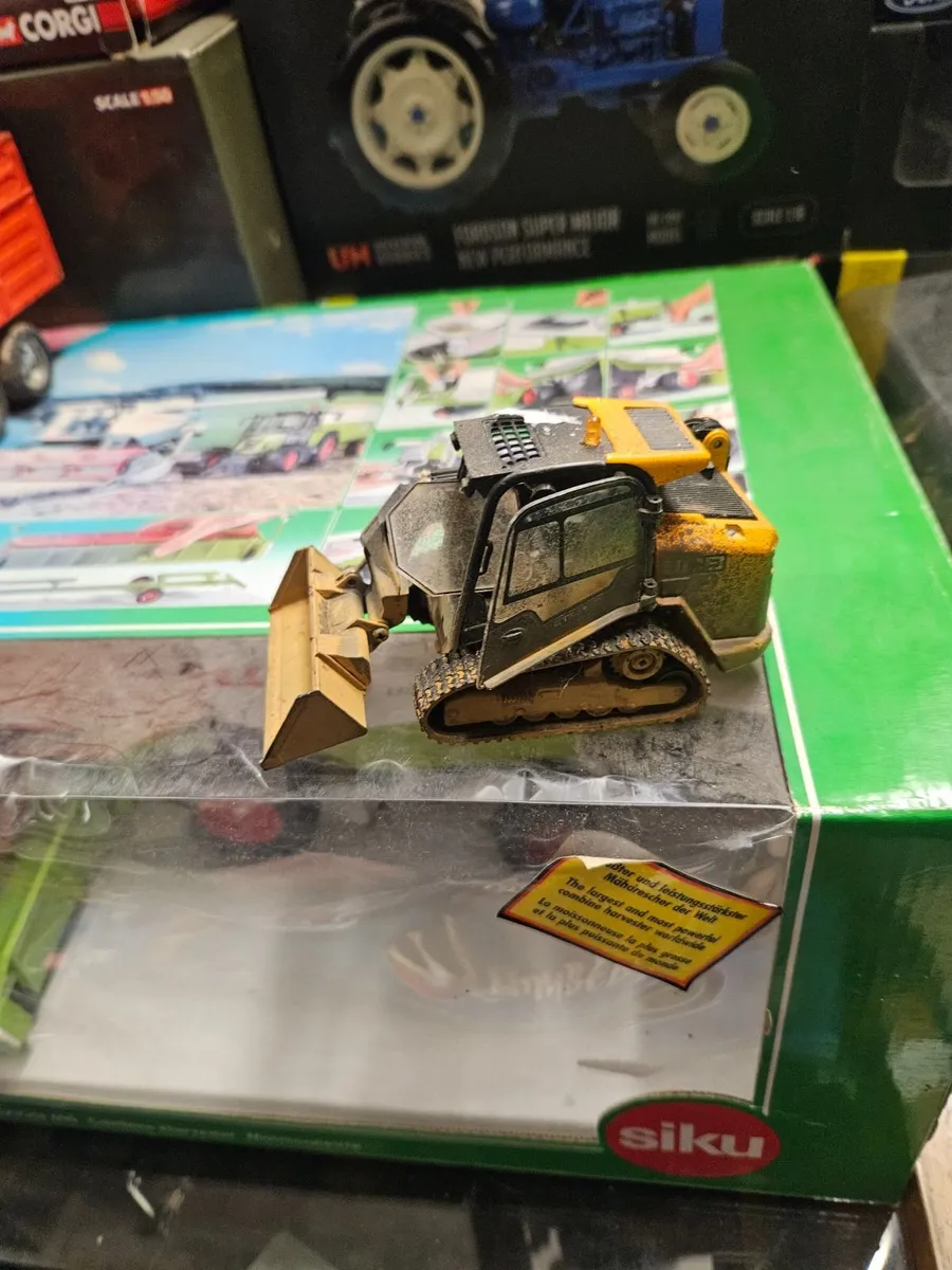 Britain's Siku Joal Loader