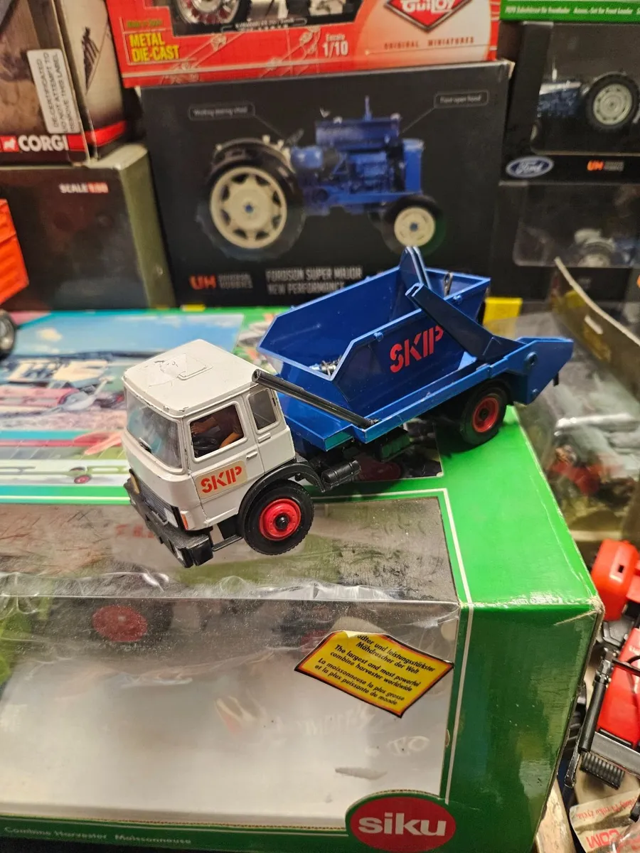 Britain's Iveco Skip Truck - Image 1