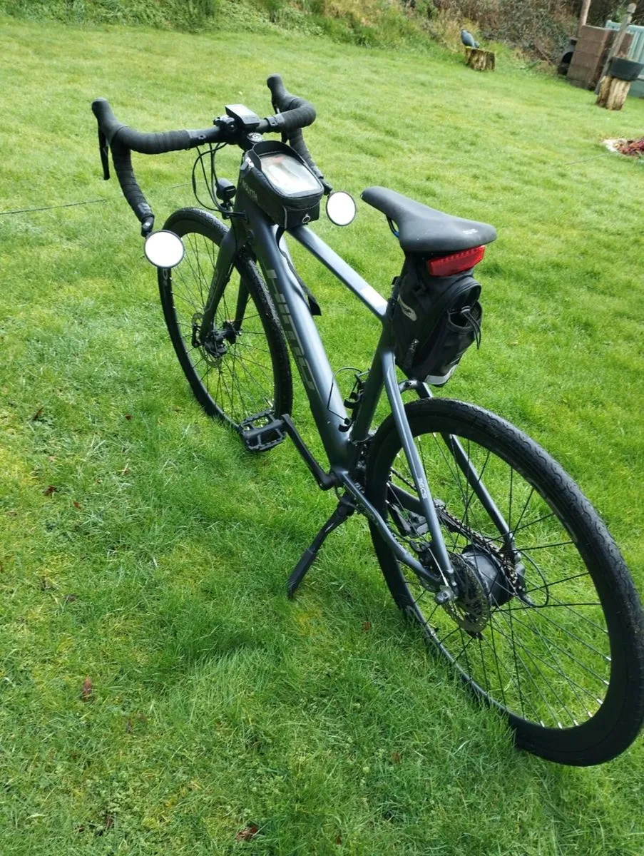 Electric pedal assist road bike - Image 2