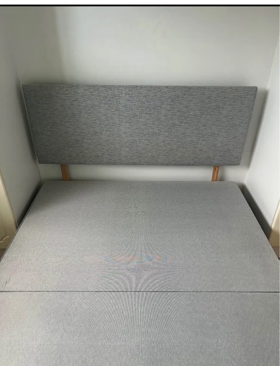 King size bed - Image 1