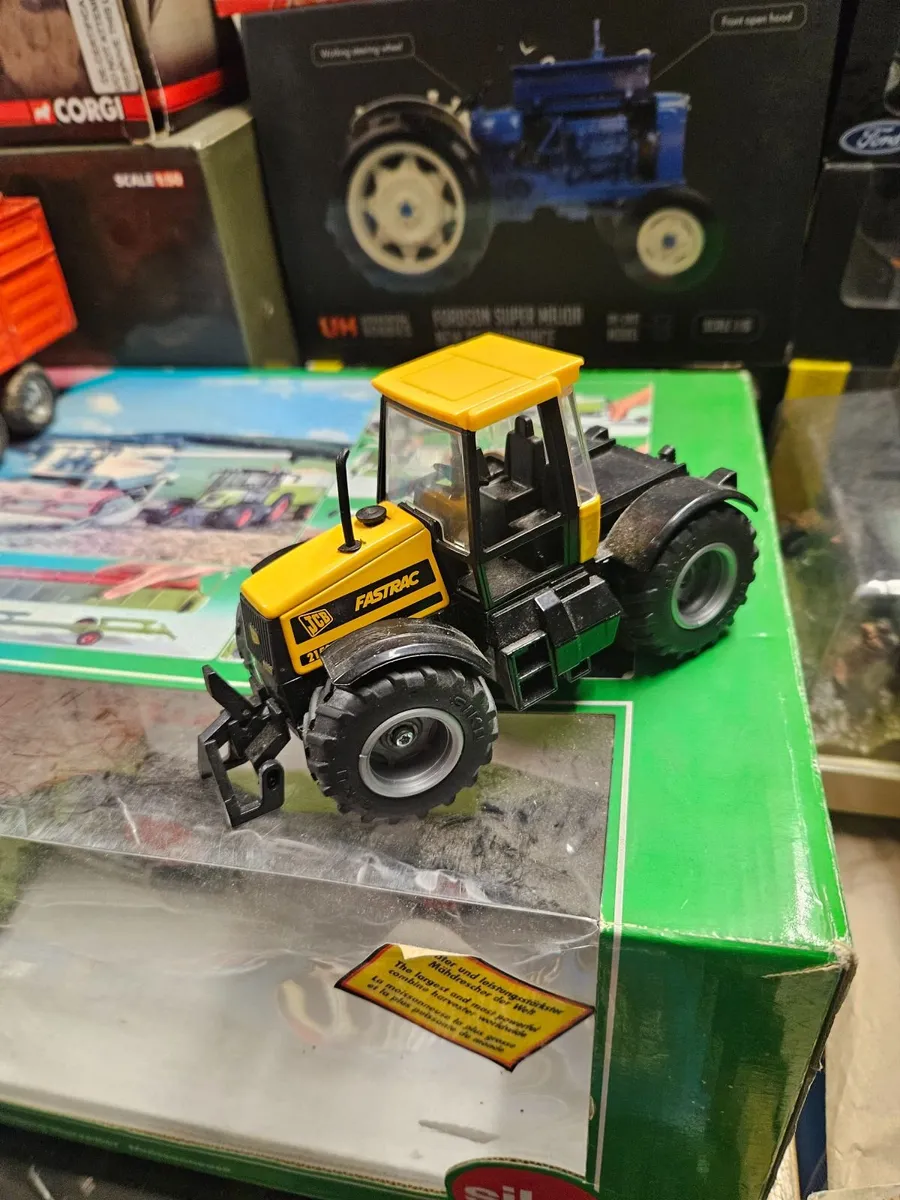 Britain's Siku Fastrac