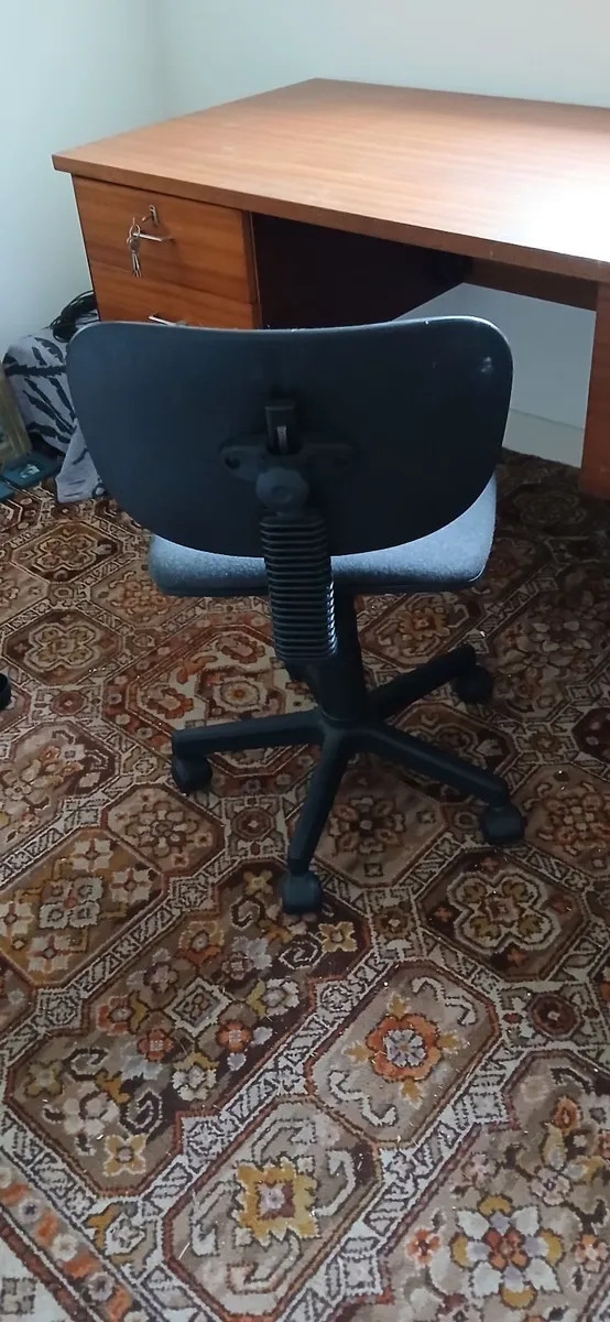 Office chair - Image 2