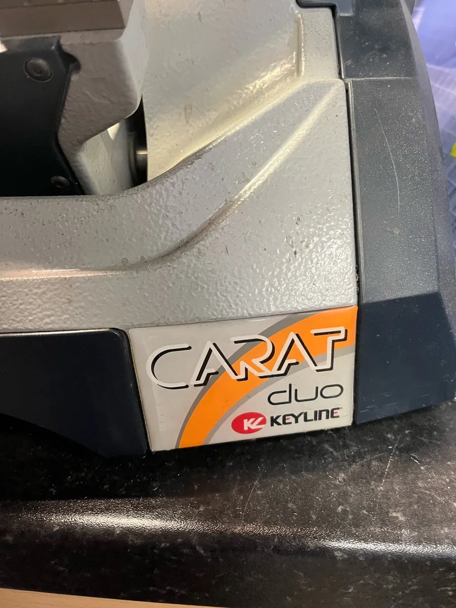 Key cutting machine - Image 2