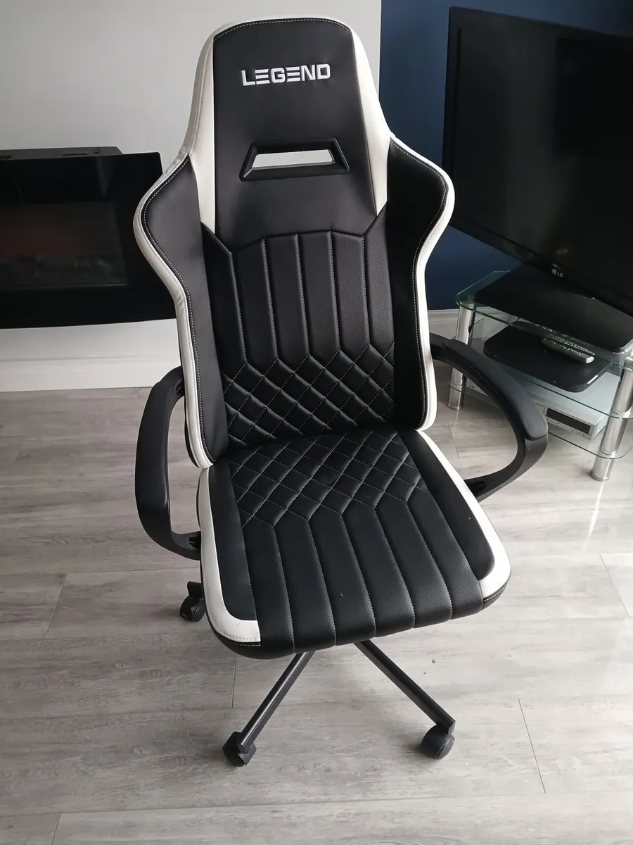 Study / gaming chair - Image 3