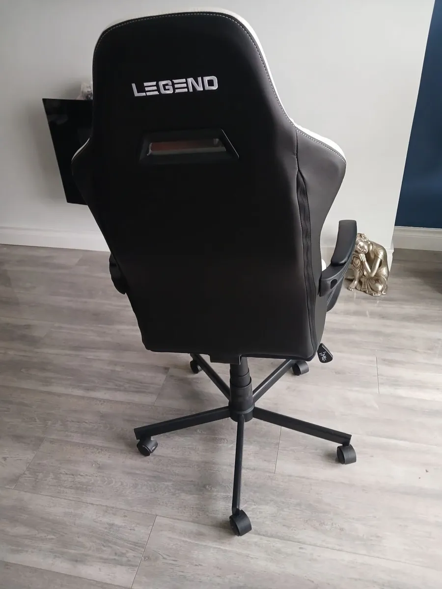 Study / gaming chair - Image 2