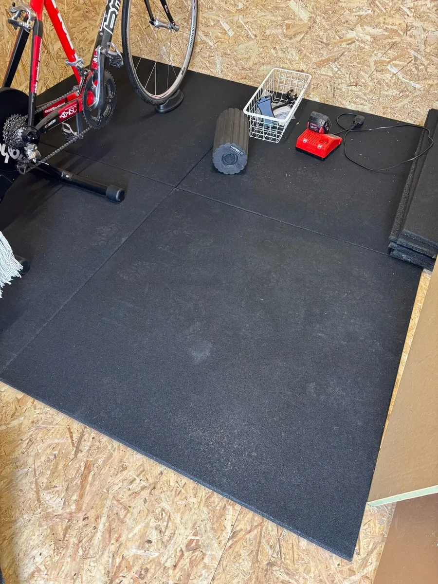 Gym rubber Matt's 1mx1m (200mm thickness) - Image 1