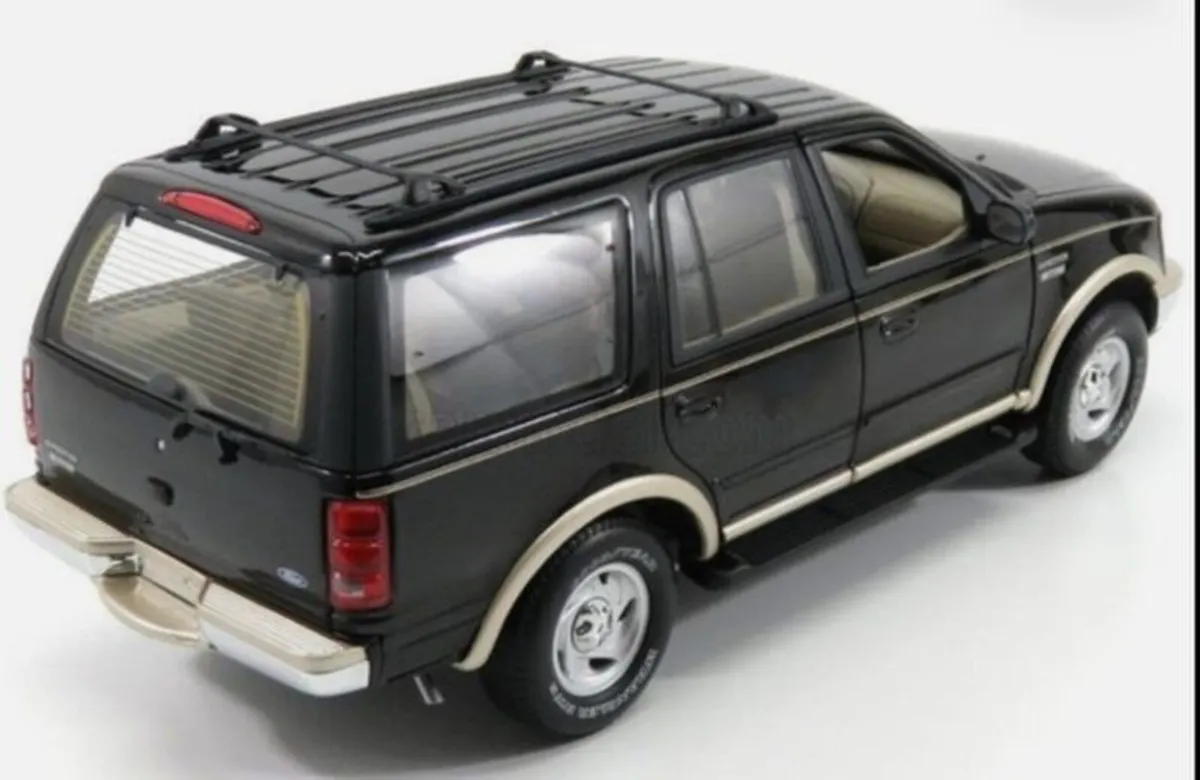 Ford Expedition 1/18 - Image 1