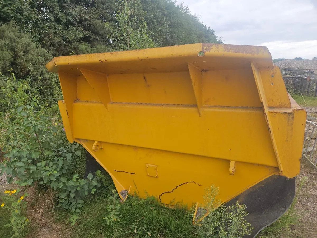 Volvo A25 Dump Truck body - Image 2