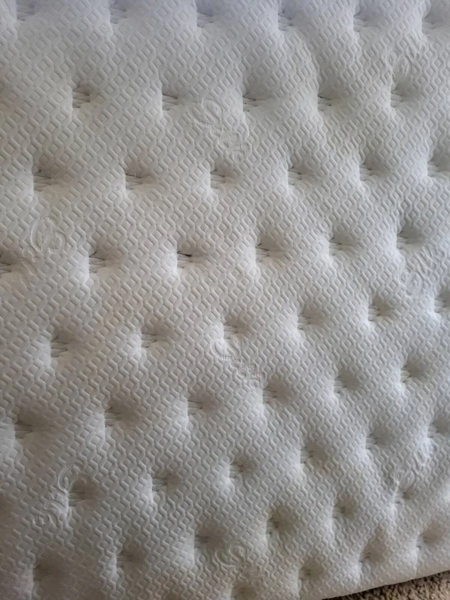 King-size bed & mattresses perfect condition - Image 4