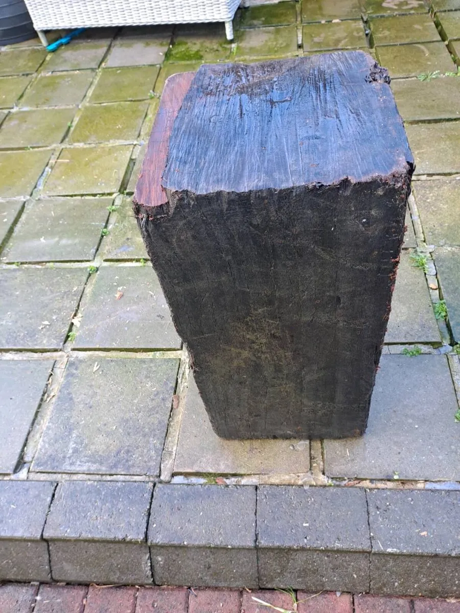 Block of old oak wood - Image 1