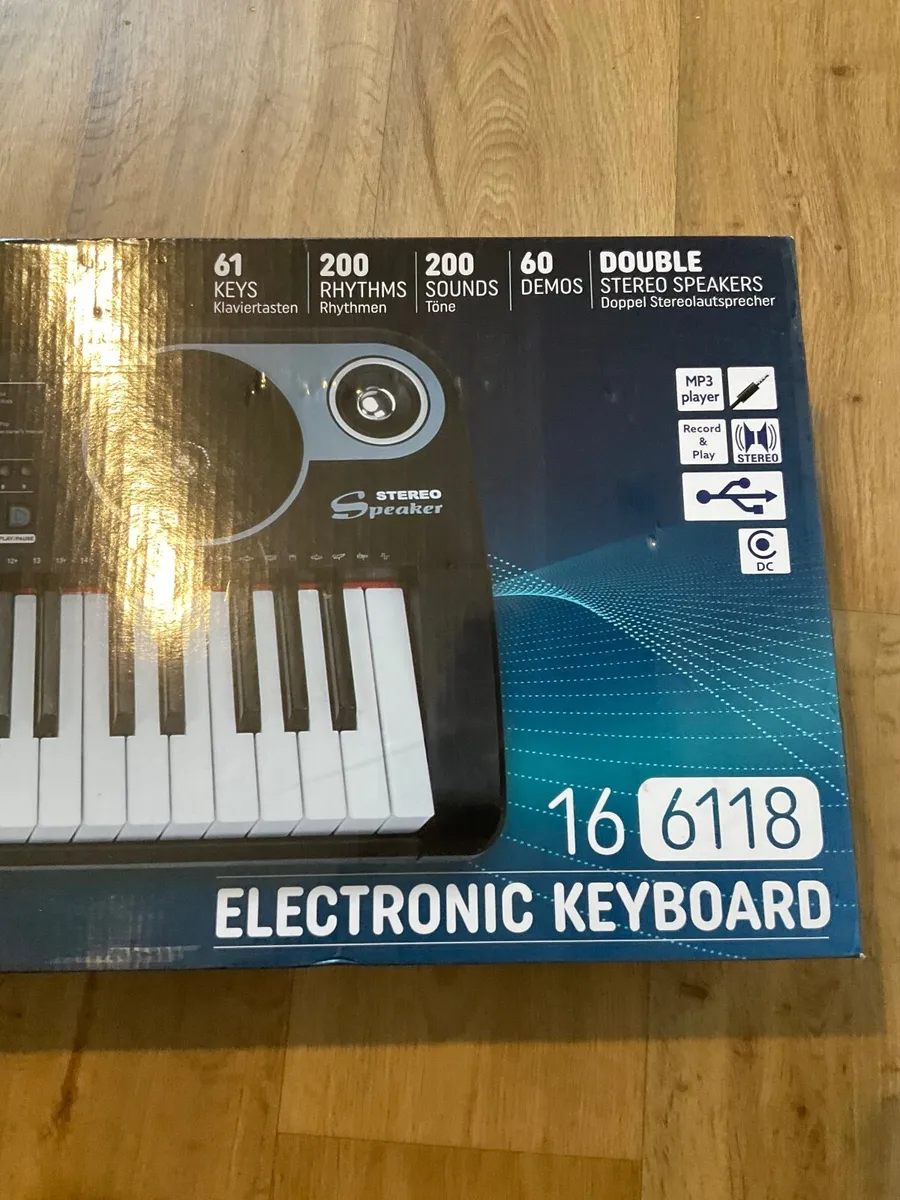Electronic keyboard - Image 3