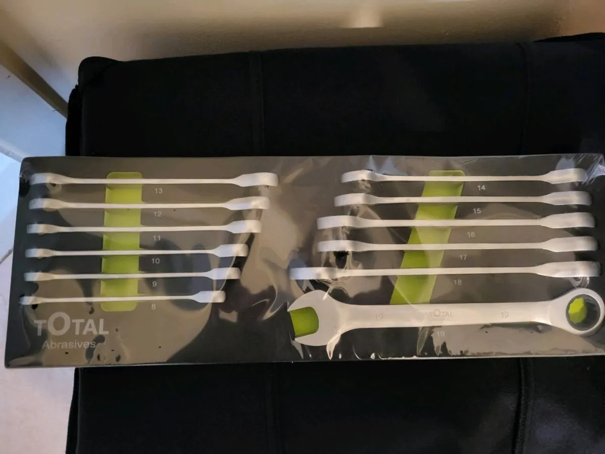 Ratchet spanner sets