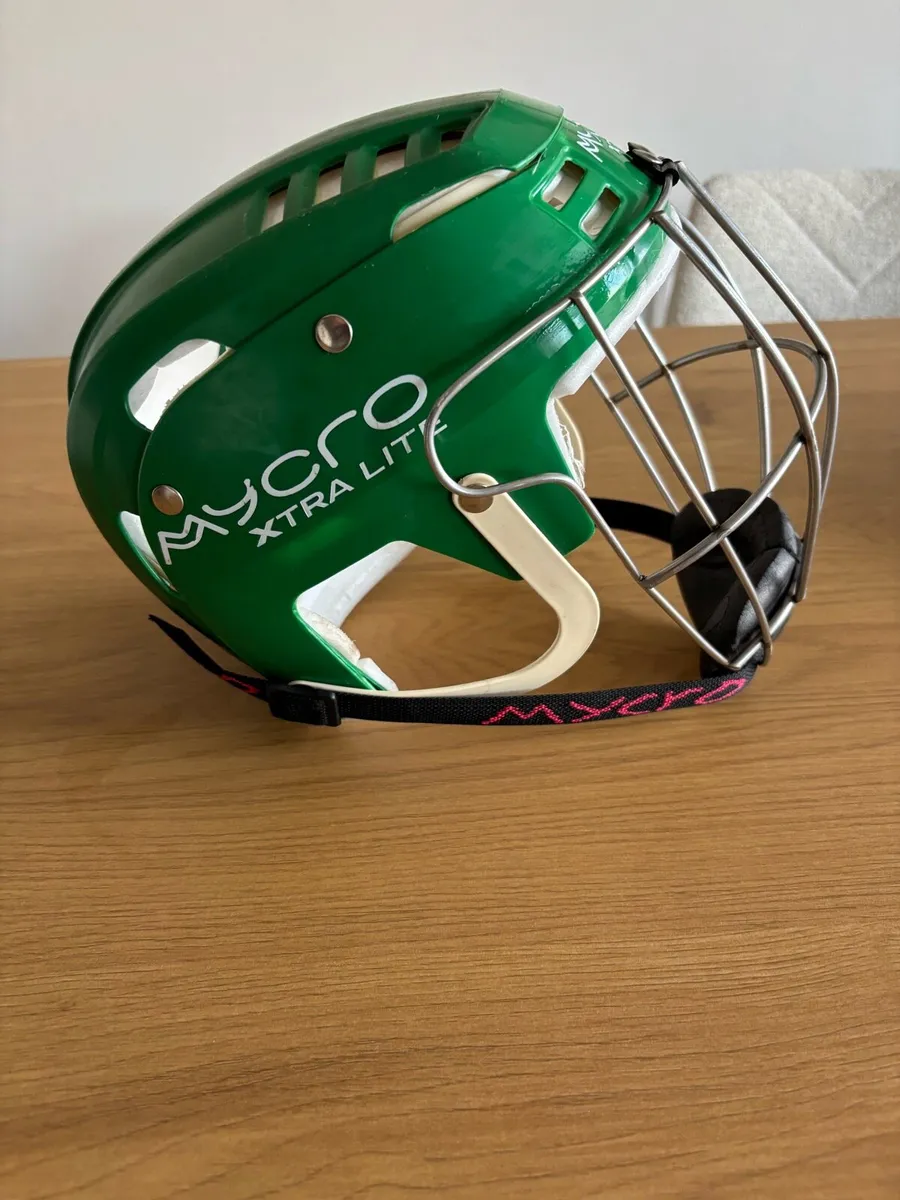 Hurling helmet - Image 2