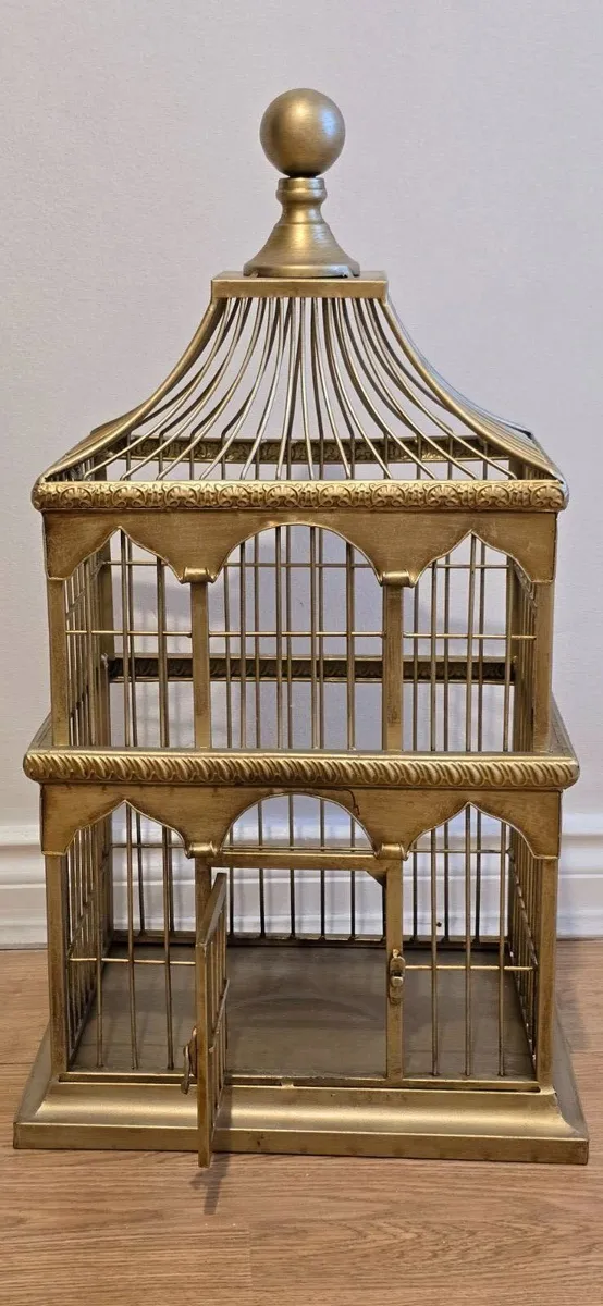 Metal golden cage - Image 1