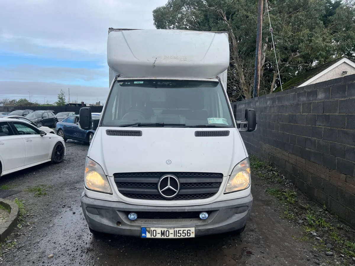 2010 Mercedes Springer Box Body Drive Away - Image 3