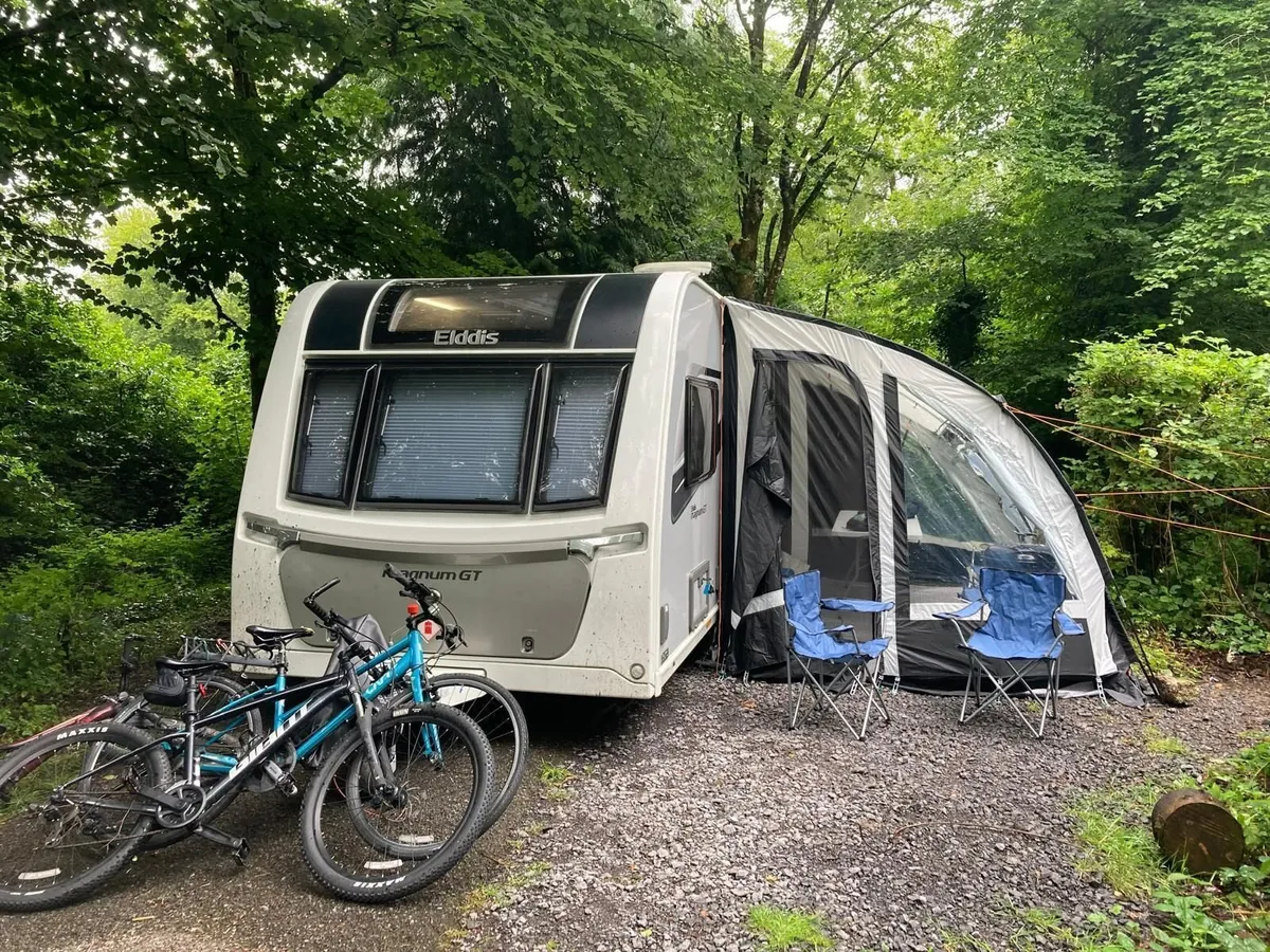 Family Caravan 6 berth Elddis Magnum GT 586 - Image 1