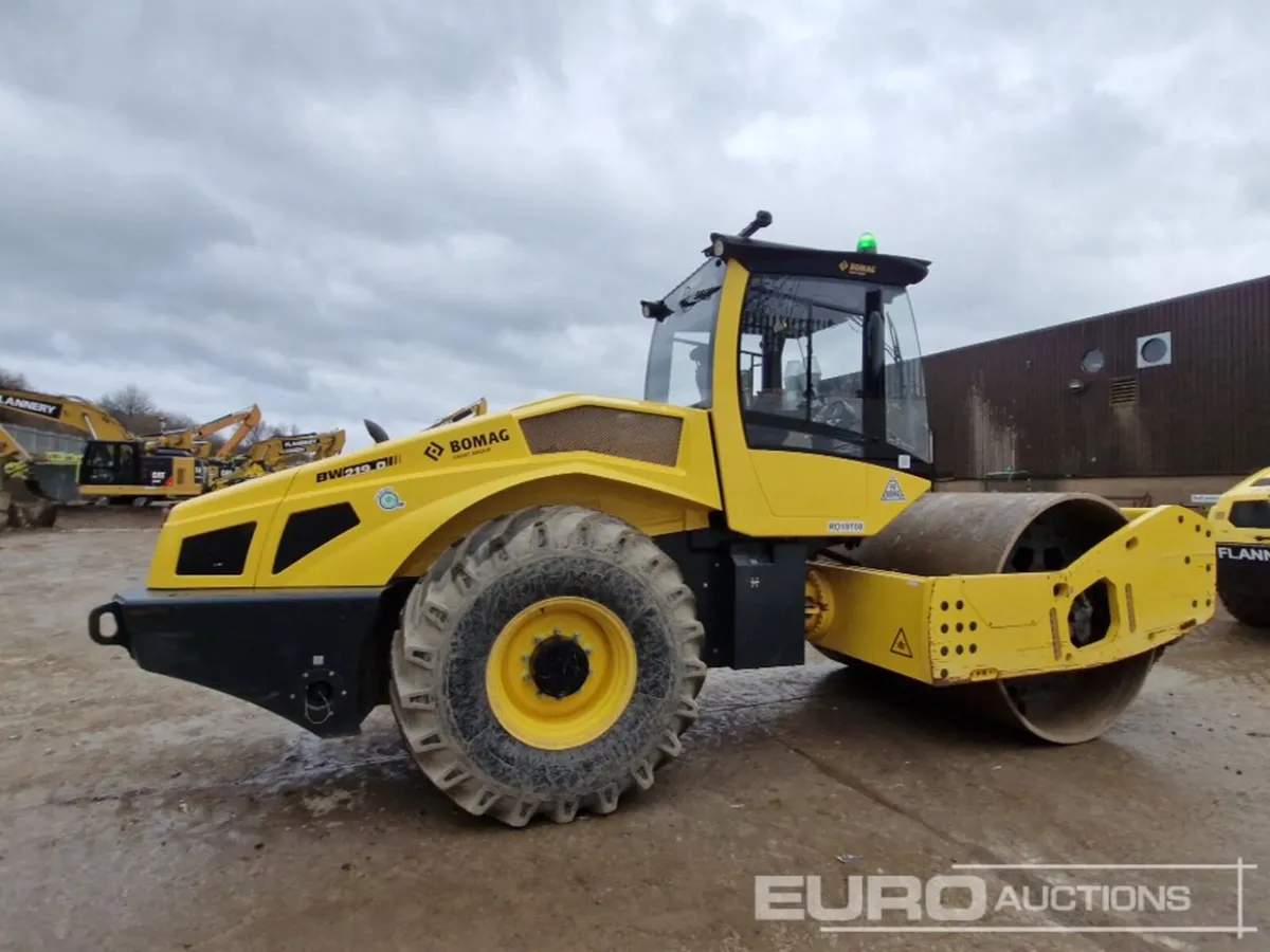2021 Bomag BW219D-5 - Image 2