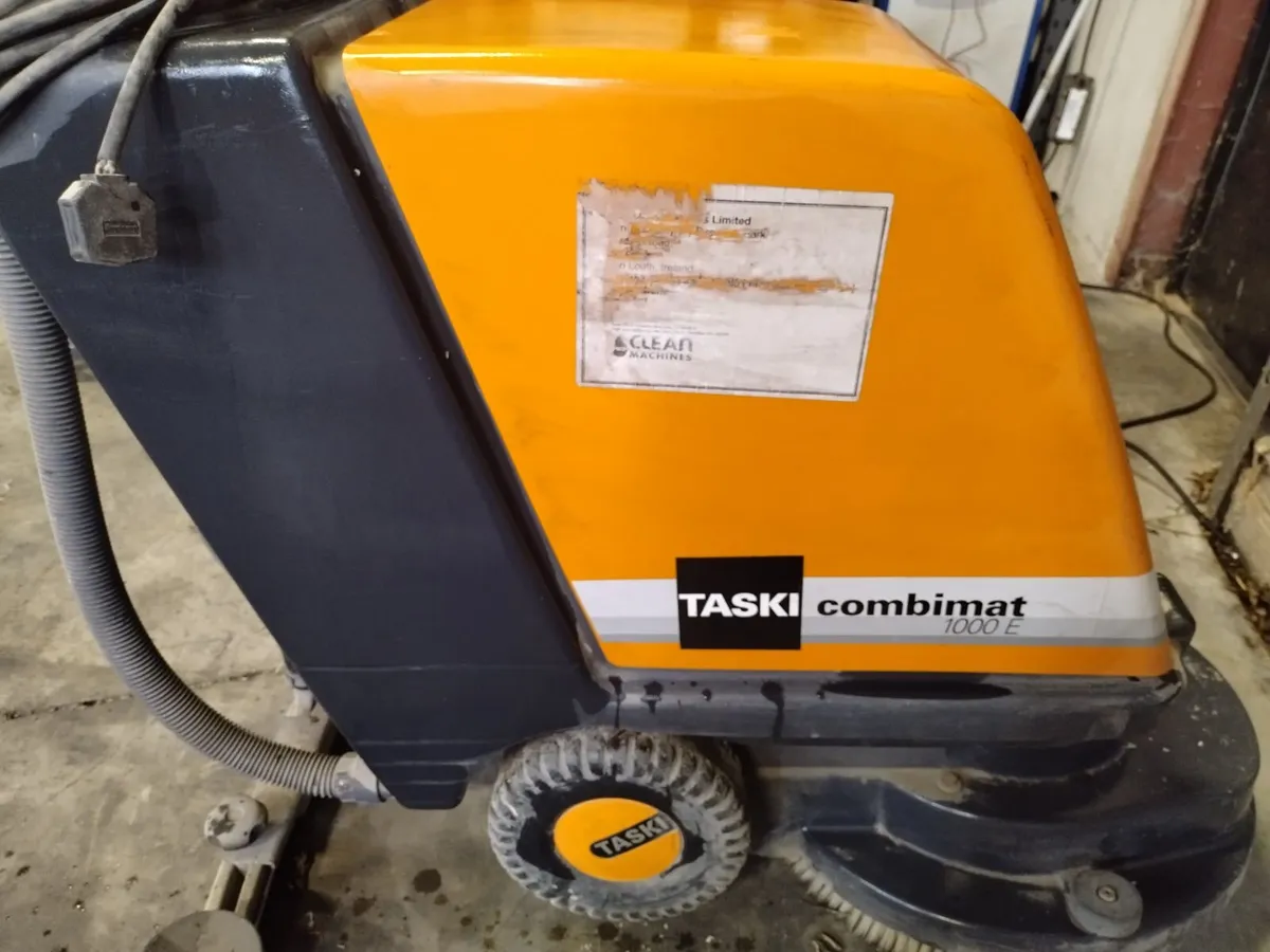 Floor sweeper Hoover - Image 1