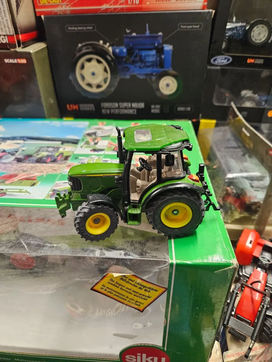 Britain's Siku John Deere Tractor - Image 2