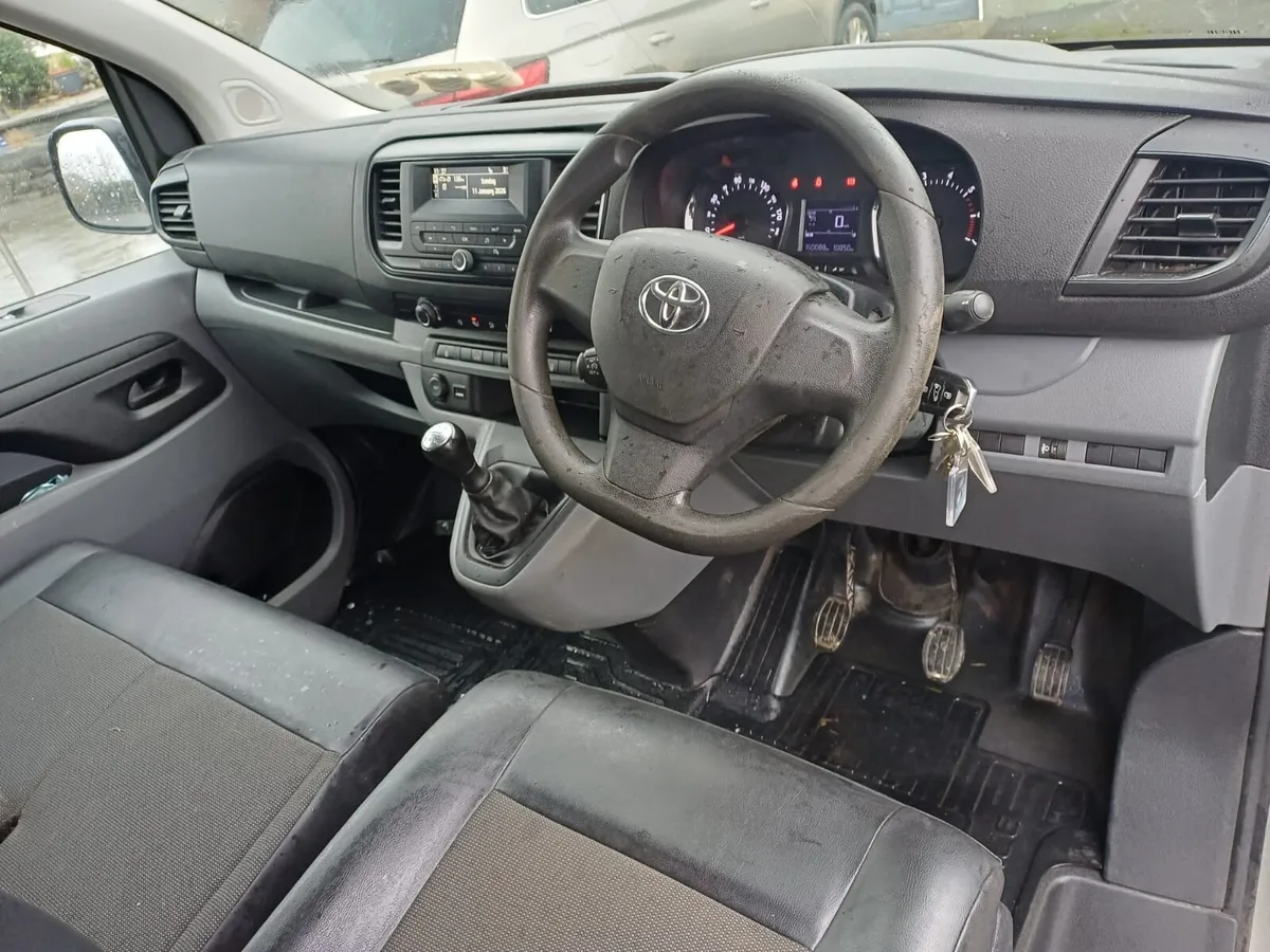 Toyota Proace van - Image 3
