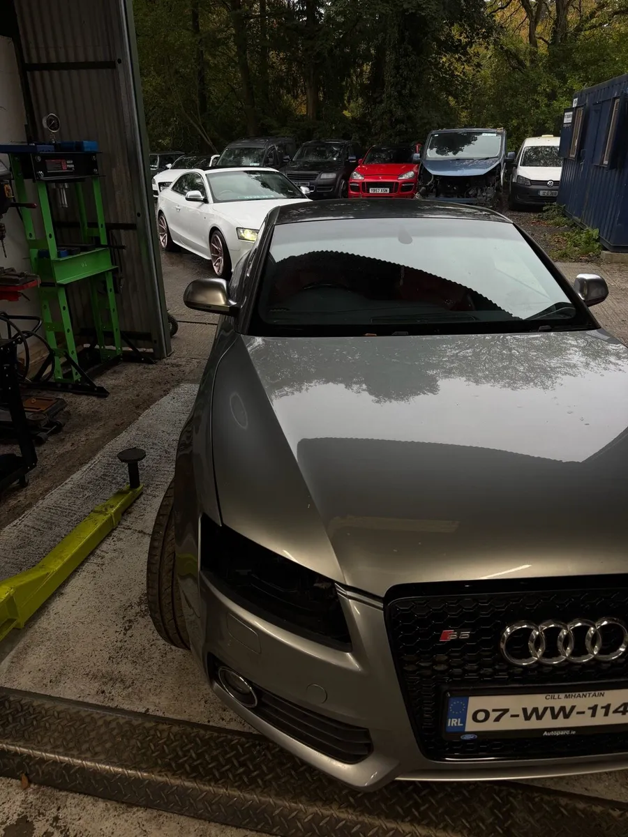 Audi S5 4.2 v8  x 2 - Image 2