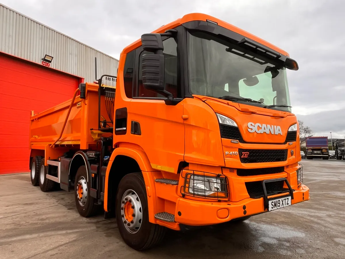 2019  Scania P410 XT 8x4 Thompson Tipper Grab - Image 2
