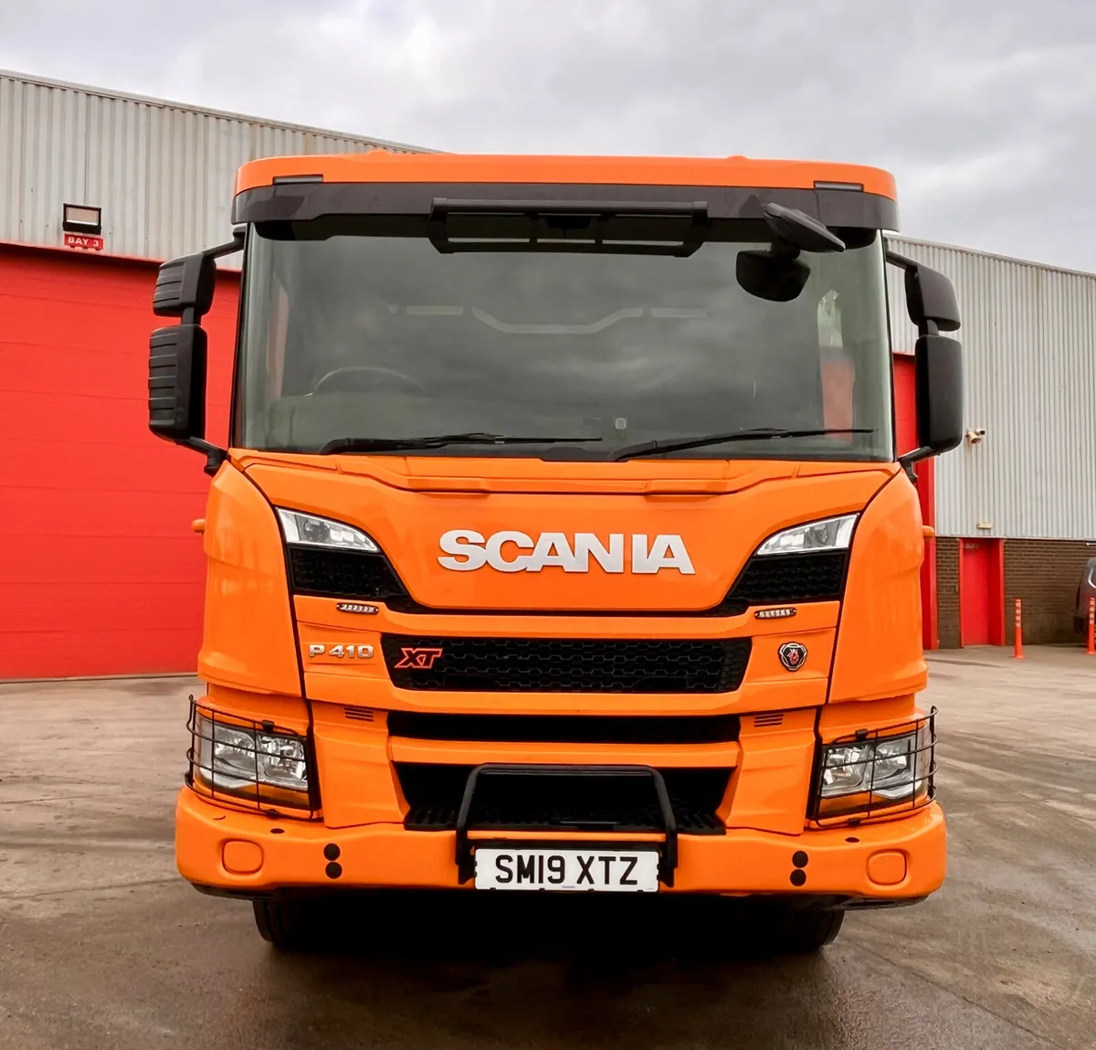 2019  Scania P410 XT 8x4 Thompson Tipper Grab - Image 3