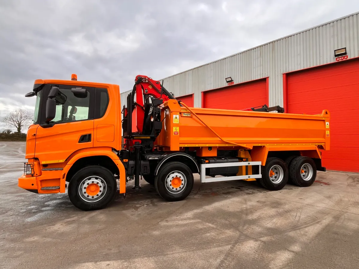 2019  Scania P410 XT 8x4 Thompson Tipper Grab - Image 4