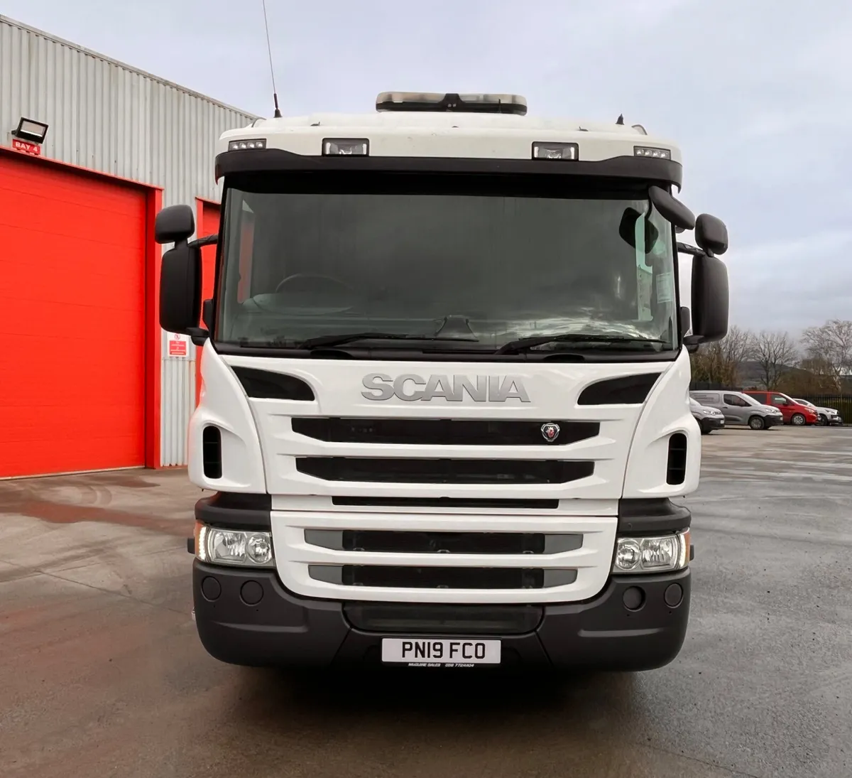 2019 Scania P410 8X2  Beavertail/Cheesewedge Body - Image 4