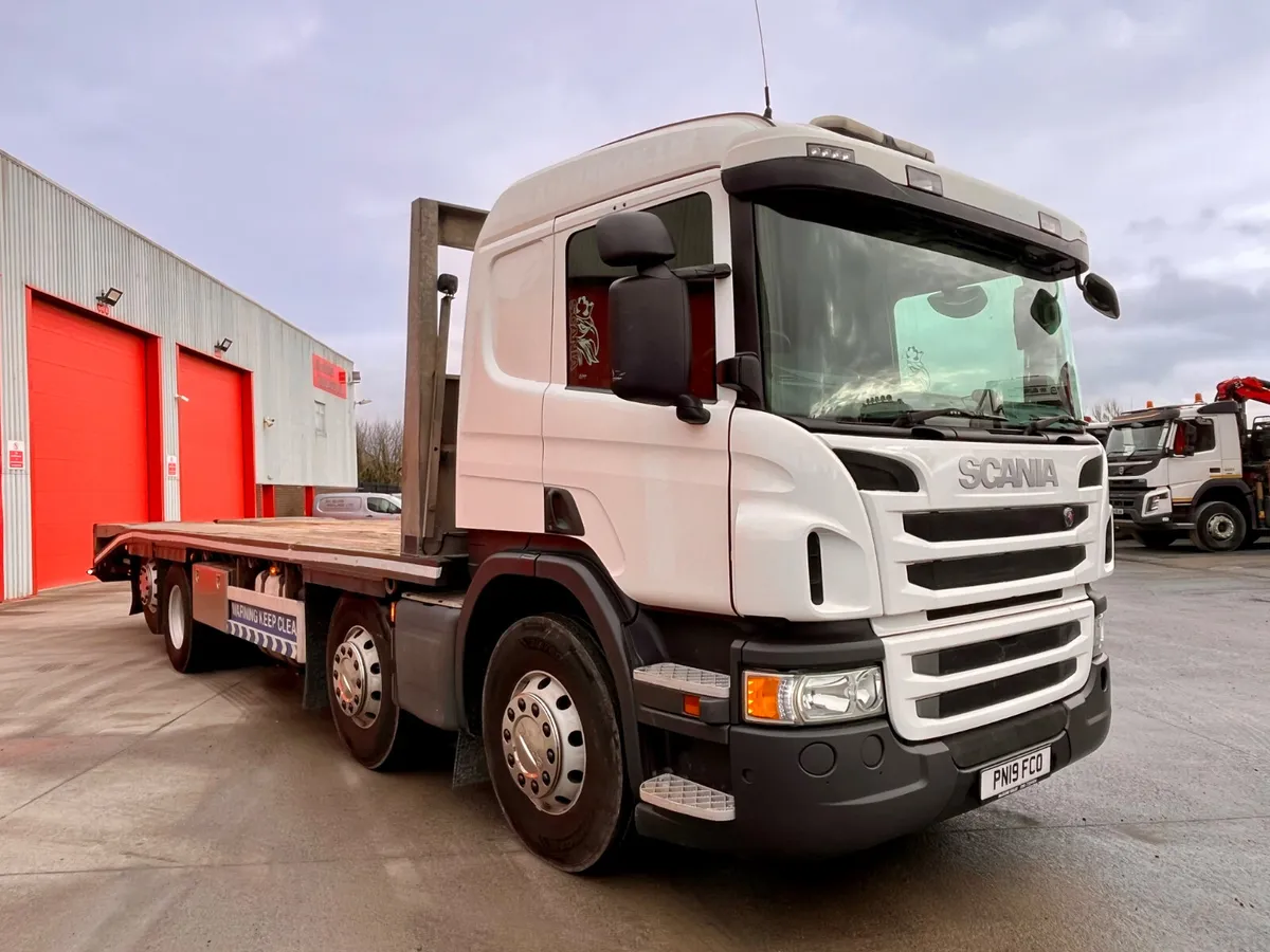2019 Scania P410 8X2  Beavertail/Cheesewedge Body - Image 2