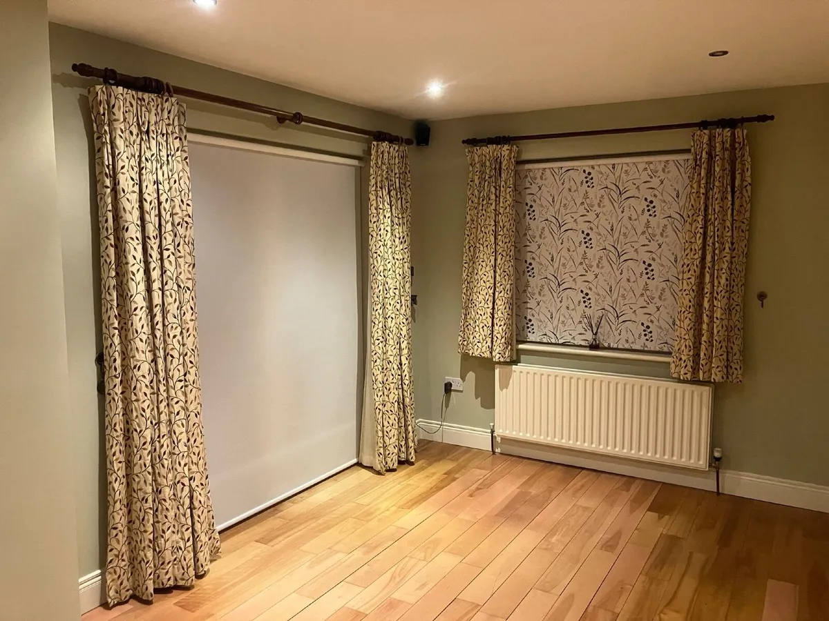 2 pairs of fully lined Curtains for Sale. - Image 4