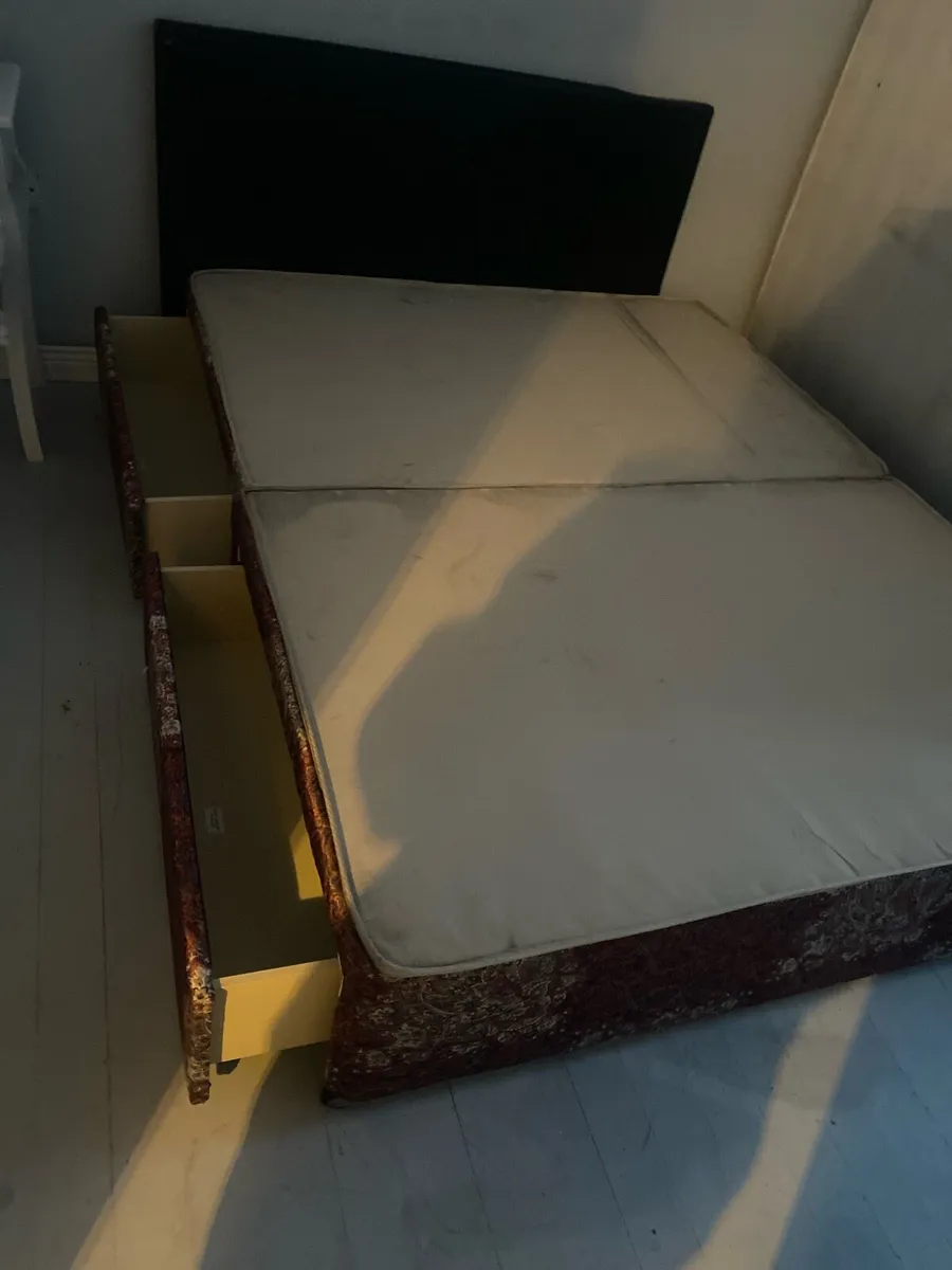 Bed base with drawers mattress also